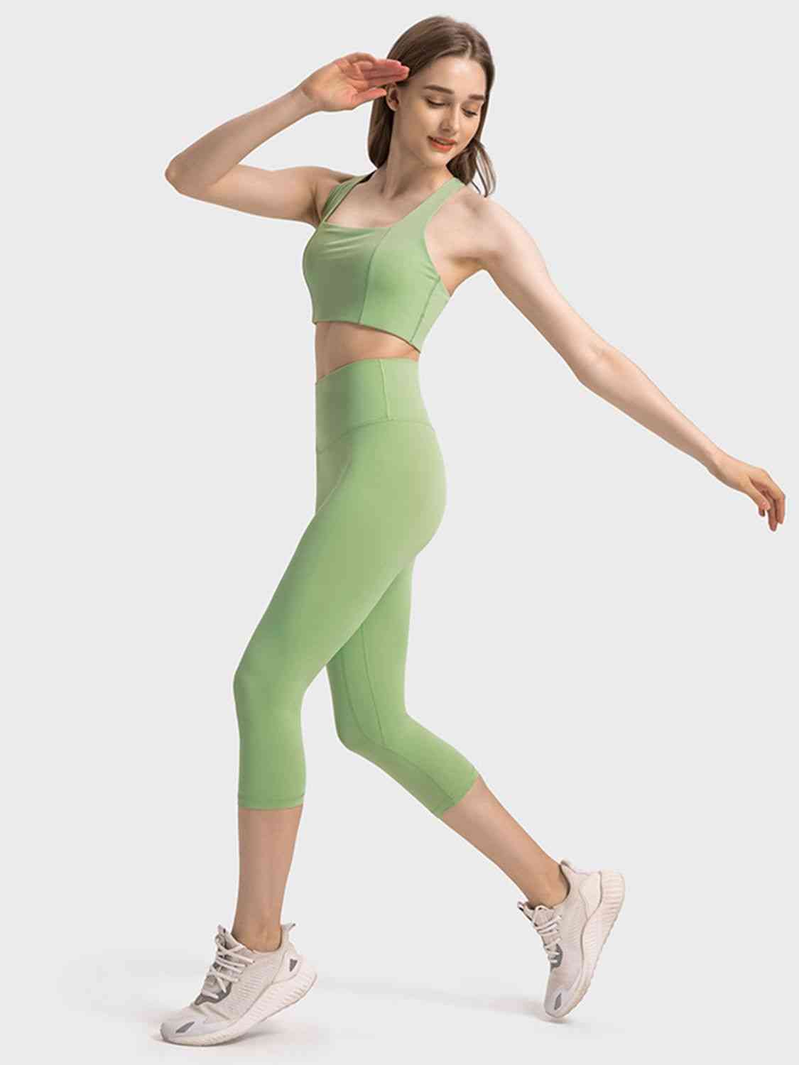 Scoop Neck Sports Bra - TRENDMELO