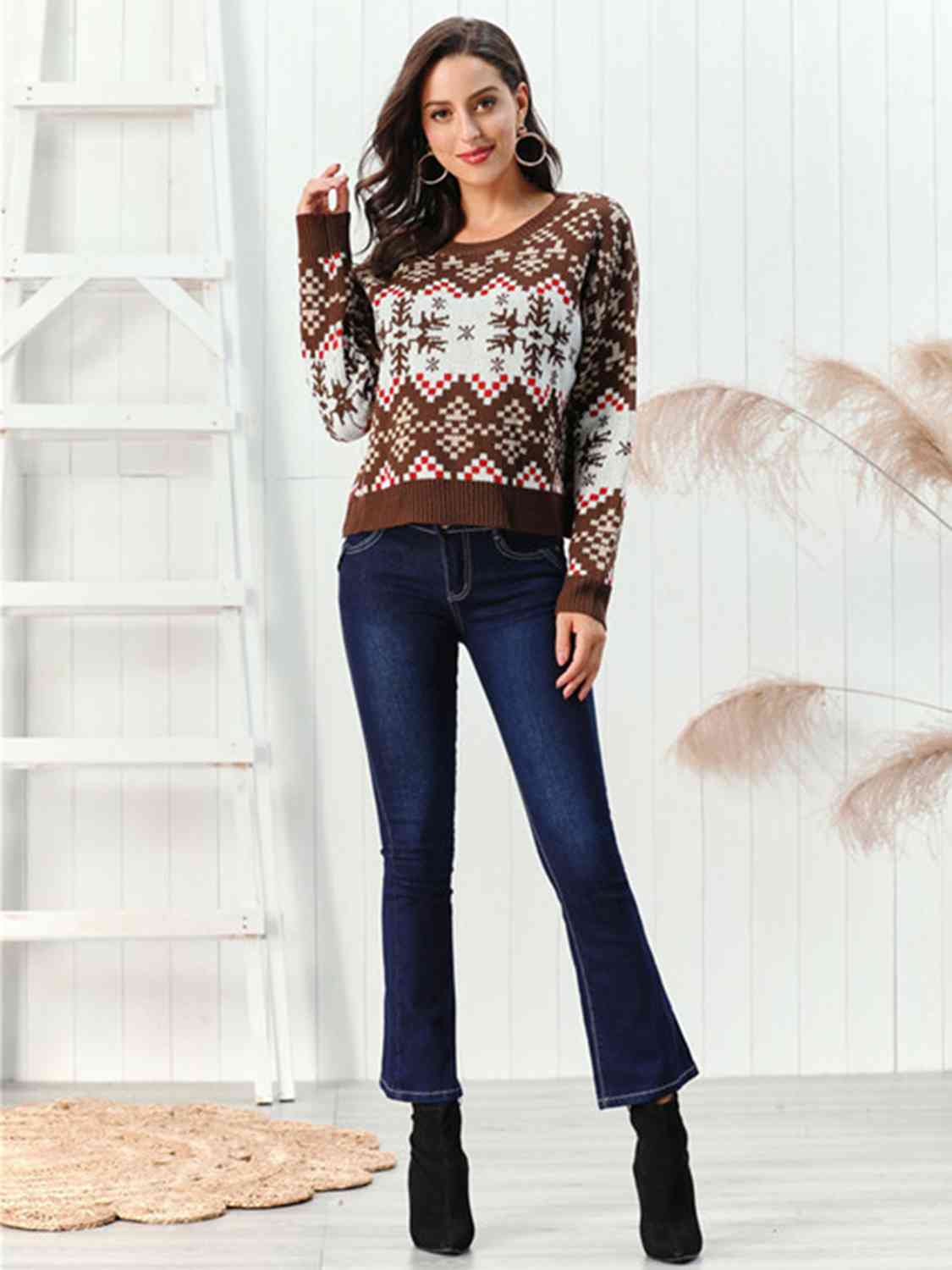 Snowflake Pattern Round Neck Sweater - TRENDMELO