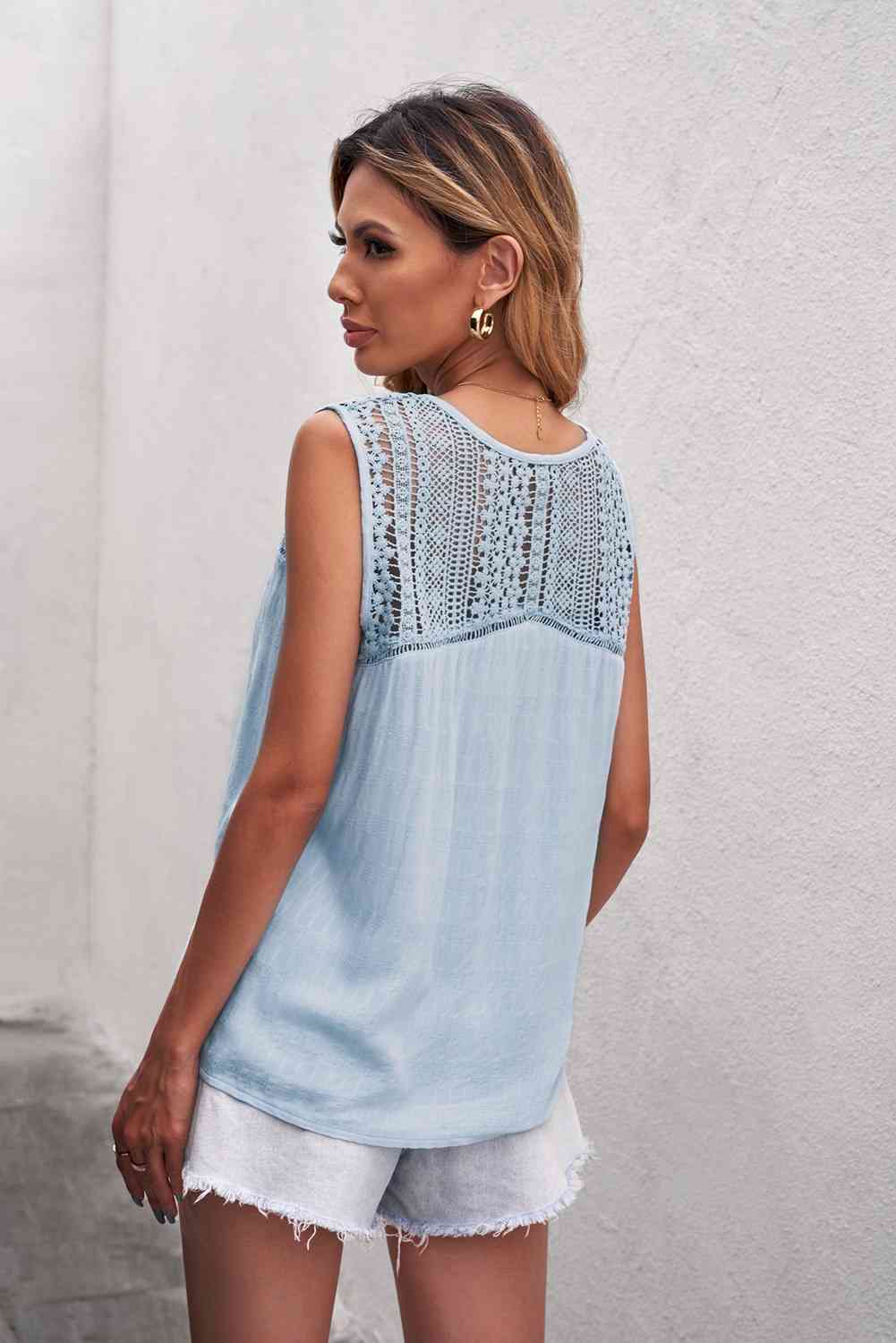 Spliced Lace Deep V Tie Hem Tank - TRENDMELO