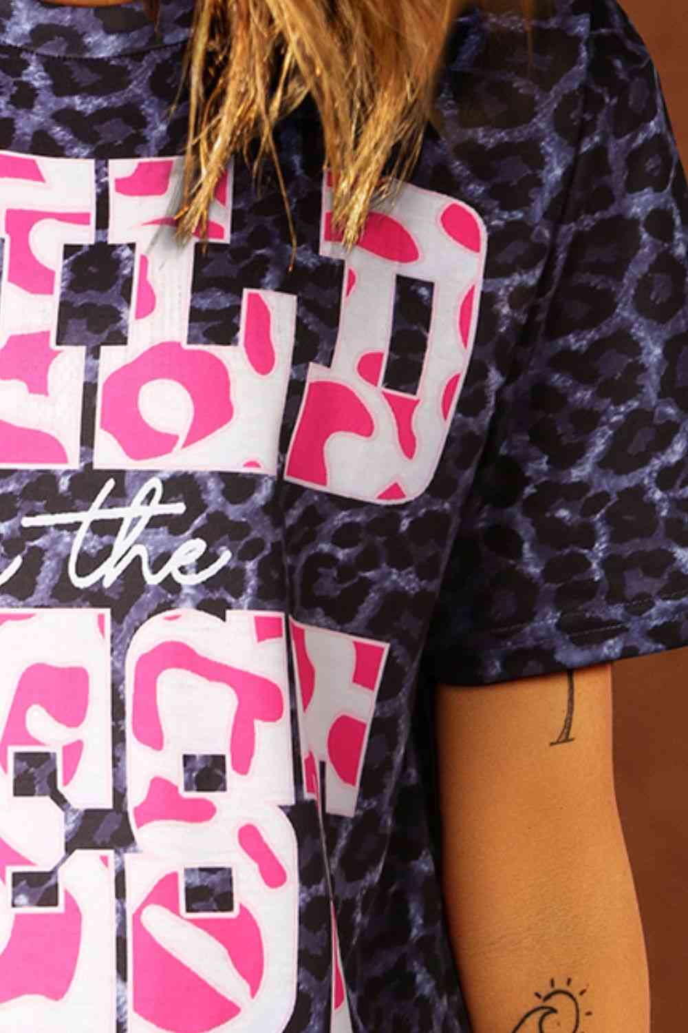Slogan Graphic Leopard Tee - TRENDMELO