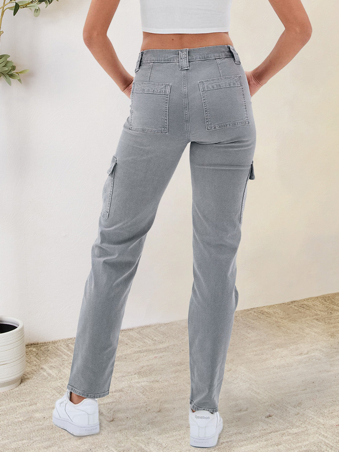 Buttoned Straight Jeans with Cargo Pockets - TRENDMELO