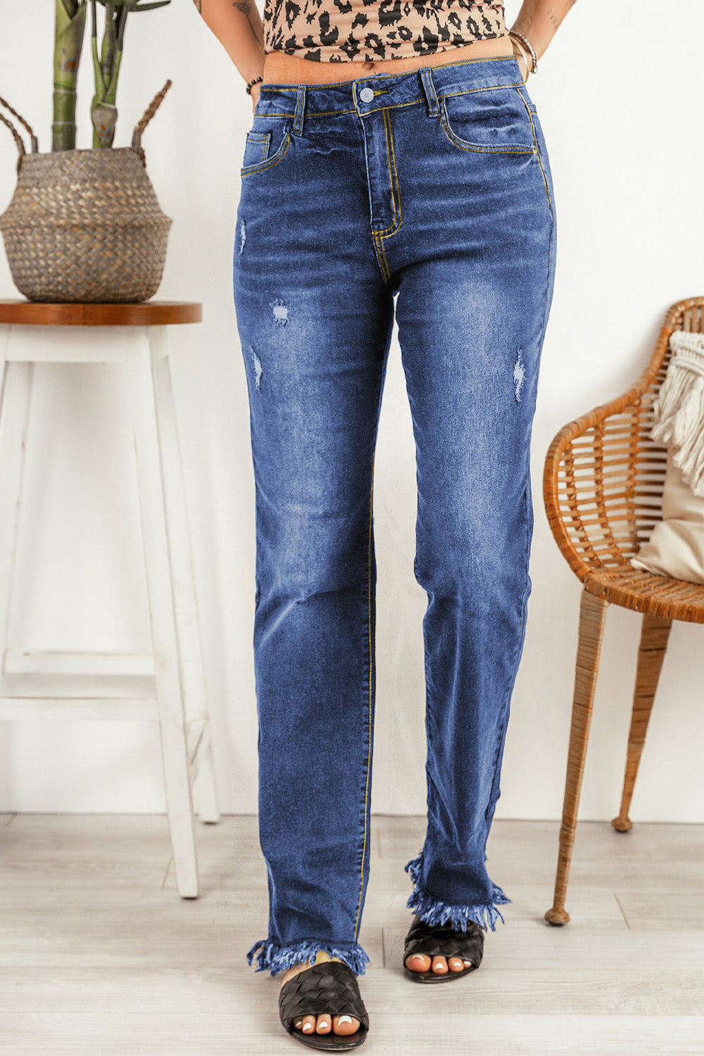 Ripped Frayed Hem Jeans - TRENDMELO