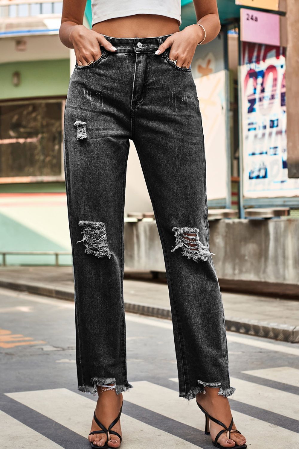 Distressed Buttoned Loose Fit Jeans - TRENDMELO