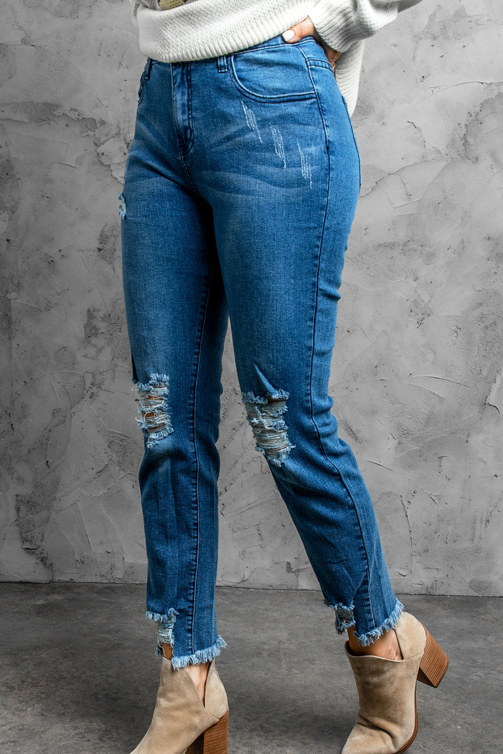 Stylish Distressed Cropped Jeans - TRENDMELO