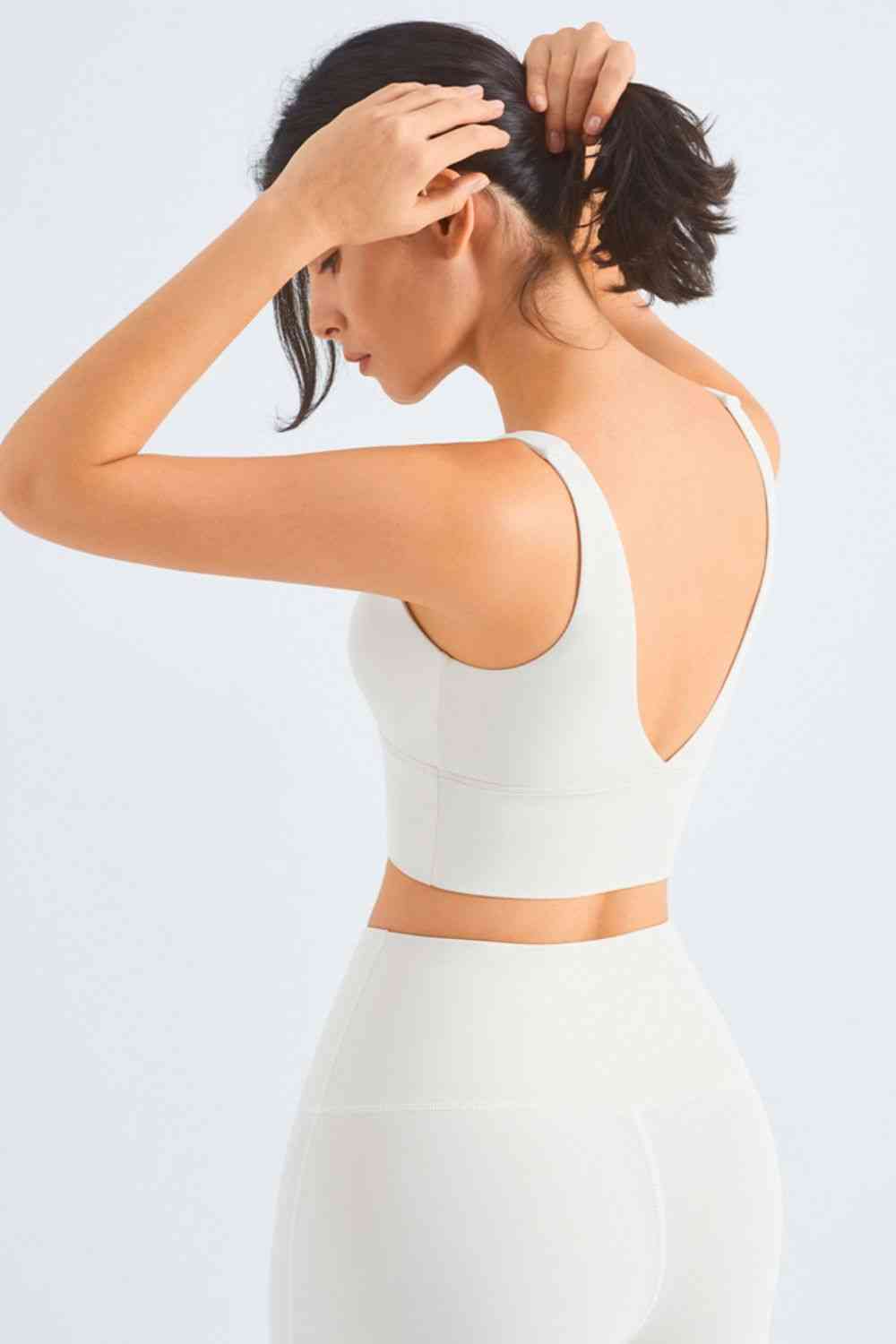 V-Back Sports Bra - TRENDMELO