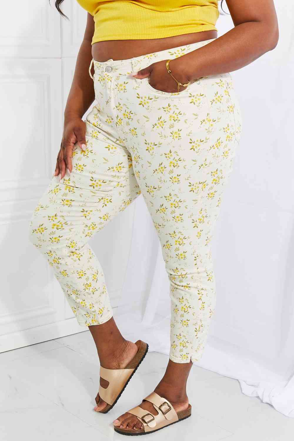 Judy Blue Full Size Golden Meadow Floral Skinny Jeans - TRENDMELO