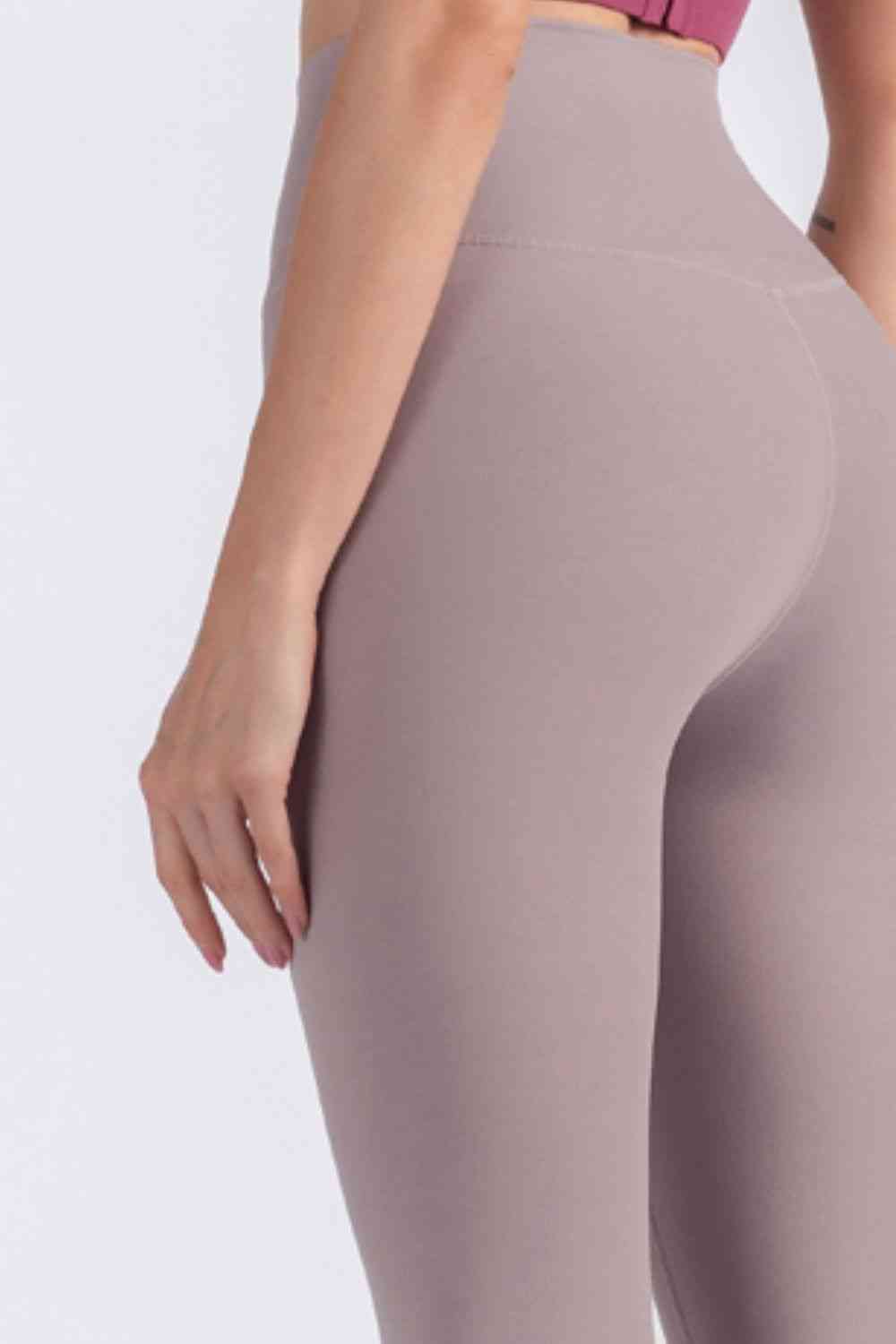 Feel Like Skin Elastic Waistband Cropped Yoga Leggings - TRENDMELO