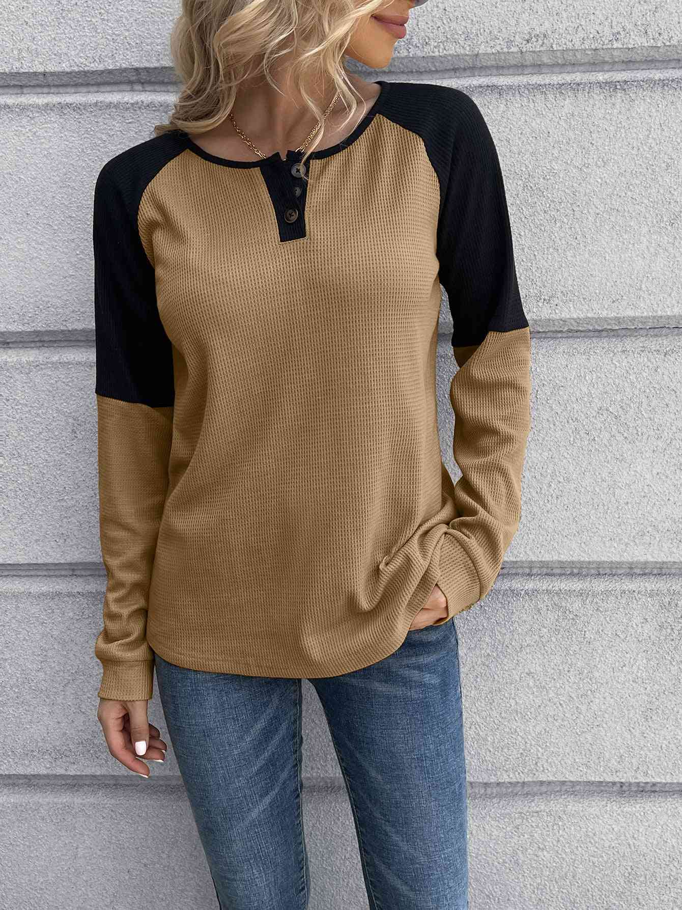 Contrast Buttoned Round Neck Raglan Sleeve Top - TRENDMELO