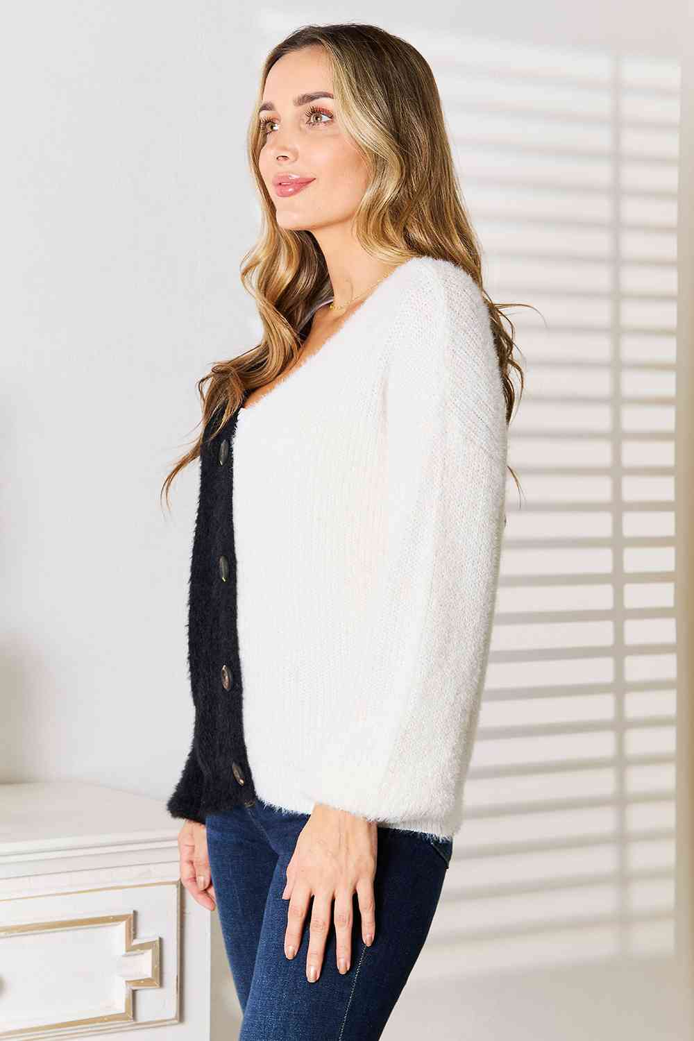 Woven Right Contrast Button-Front V-Neck Cardigan - TRENDMELO