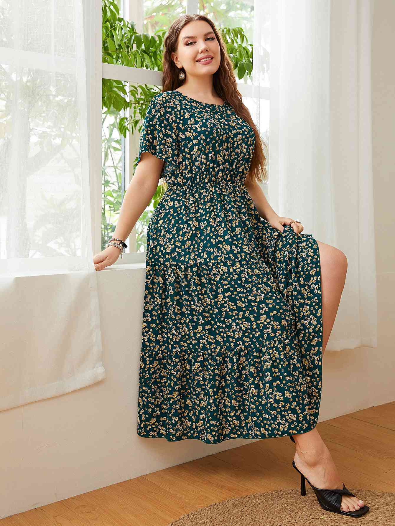 Plus Size Floral Round Neck Short Sleeve Midi Dress - TRENDMELO