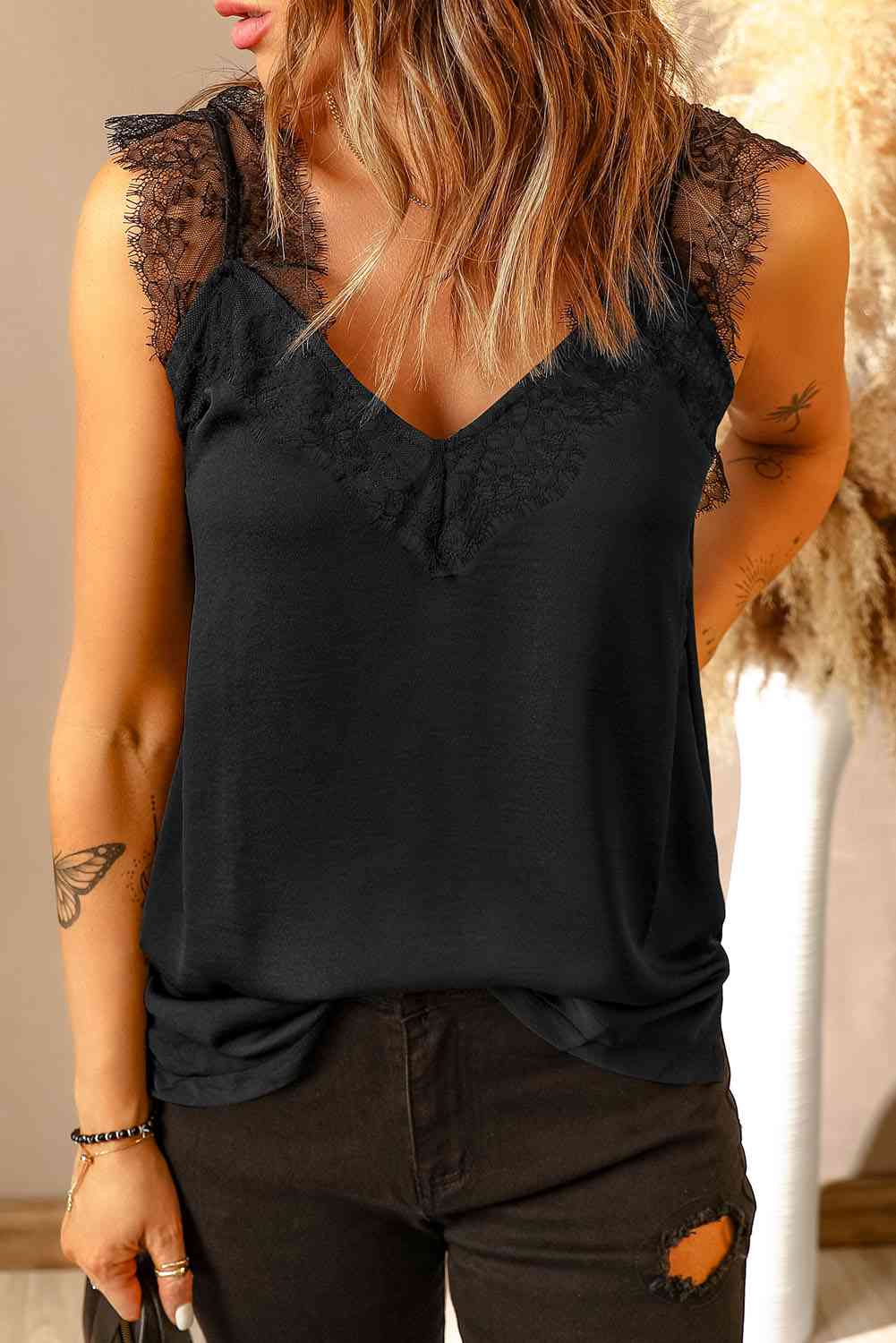 Eyelash Trim Spliced Lace Tank - TRENDMELO