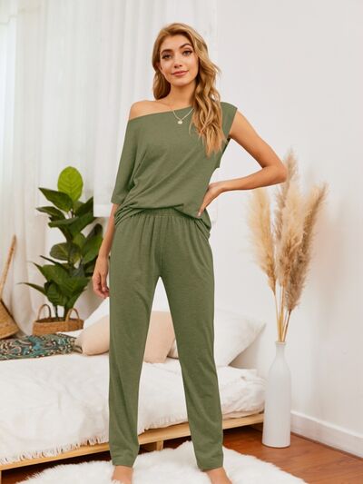 Round Neck Top and Pants Lounge Set - TRENDMELO