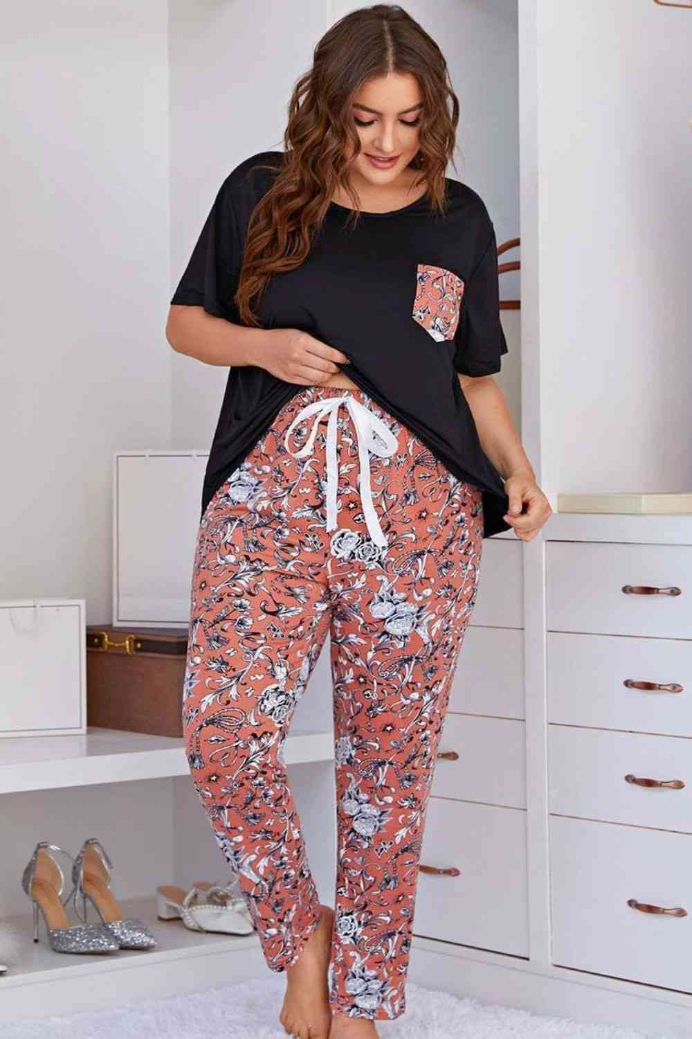 Plus Size Contrast Round Neck Tee and Floral Pants Lounge Set - TRENDMELO