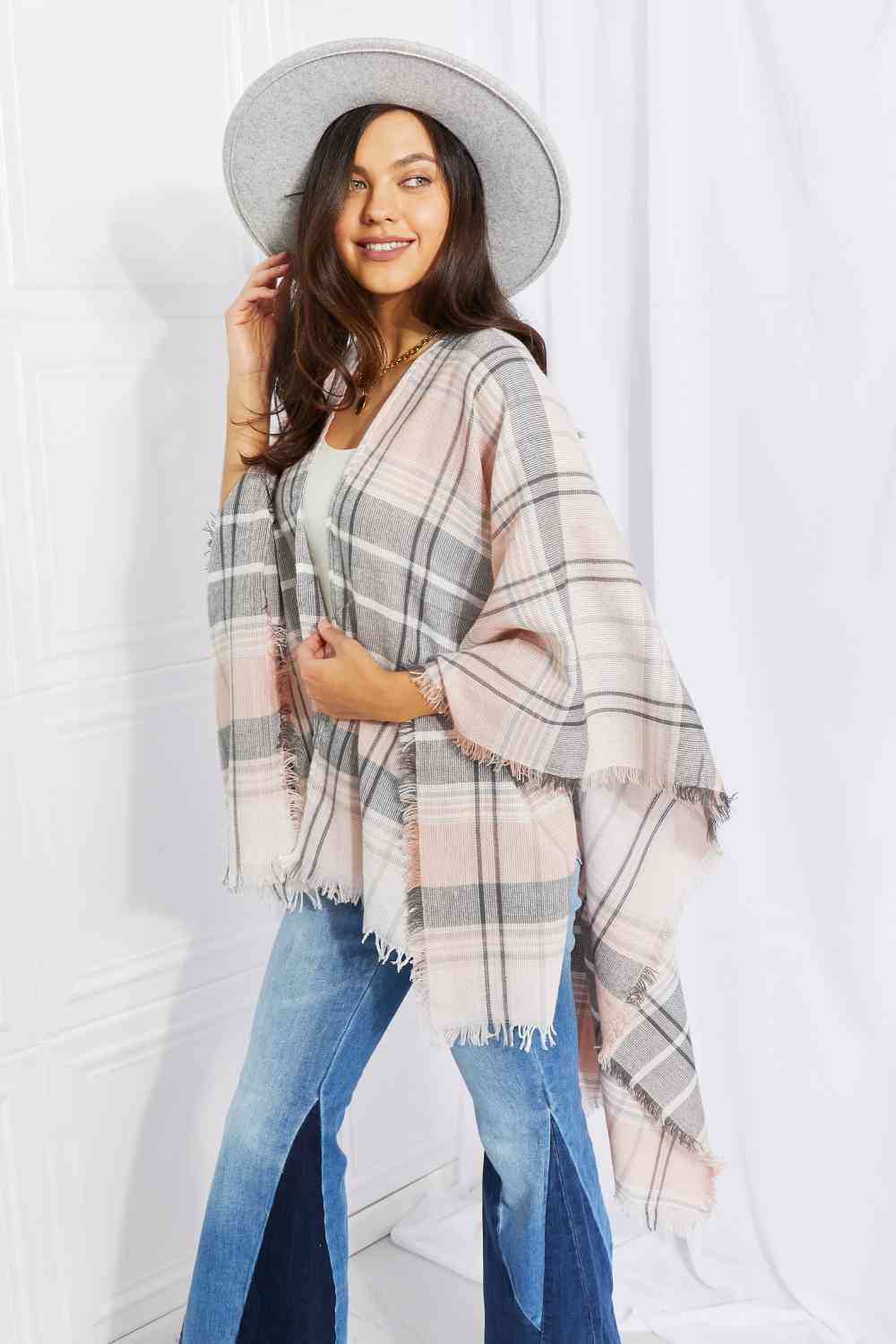 Leto Punch of Plaid Lightweight Poncho - TRENDMELO