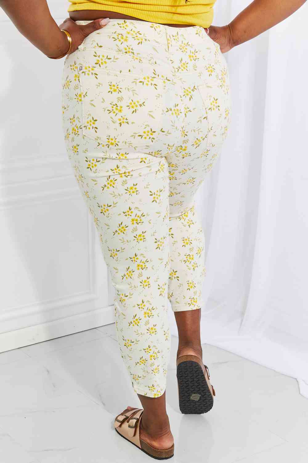 Judy Blue Full Size Golden Meadow Floral Skinny Jeans - TRENDMELO