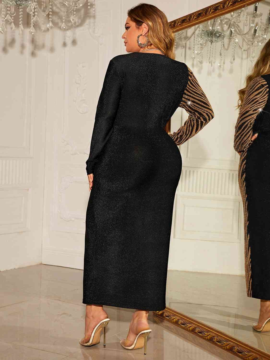 Plus Size Contrast V-Neck Slit Dress - TRENDMELO