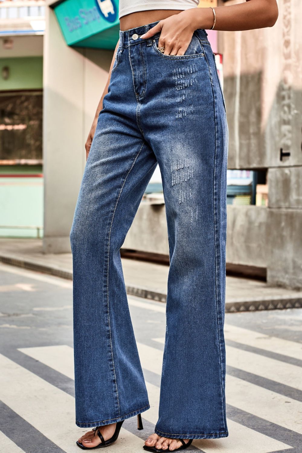 Buttoned Loose Fit Jeans with Pockets - TRENDMELO