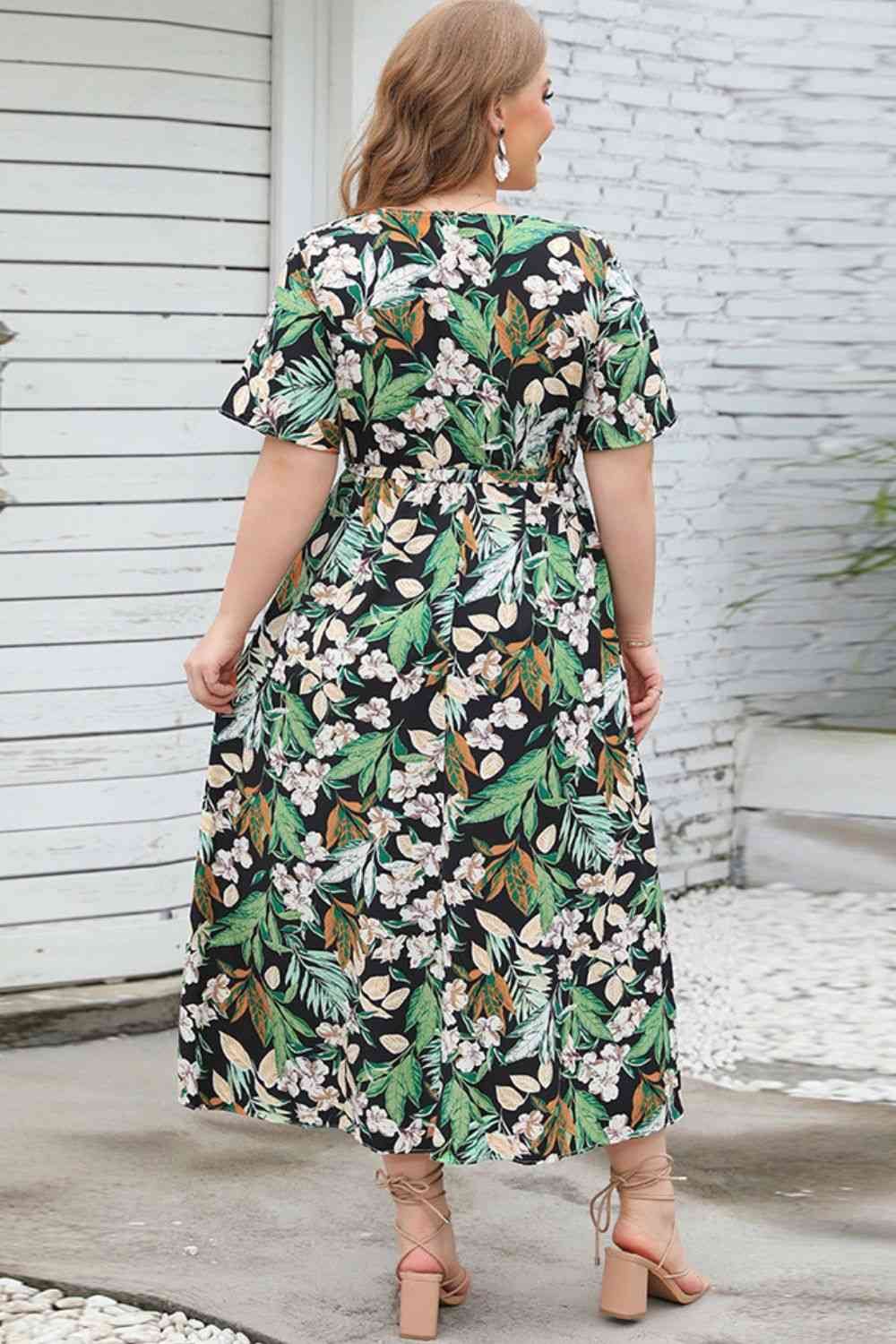 Plus Size Floral Short Sleeve Round Neck Dress - TRENDMELO