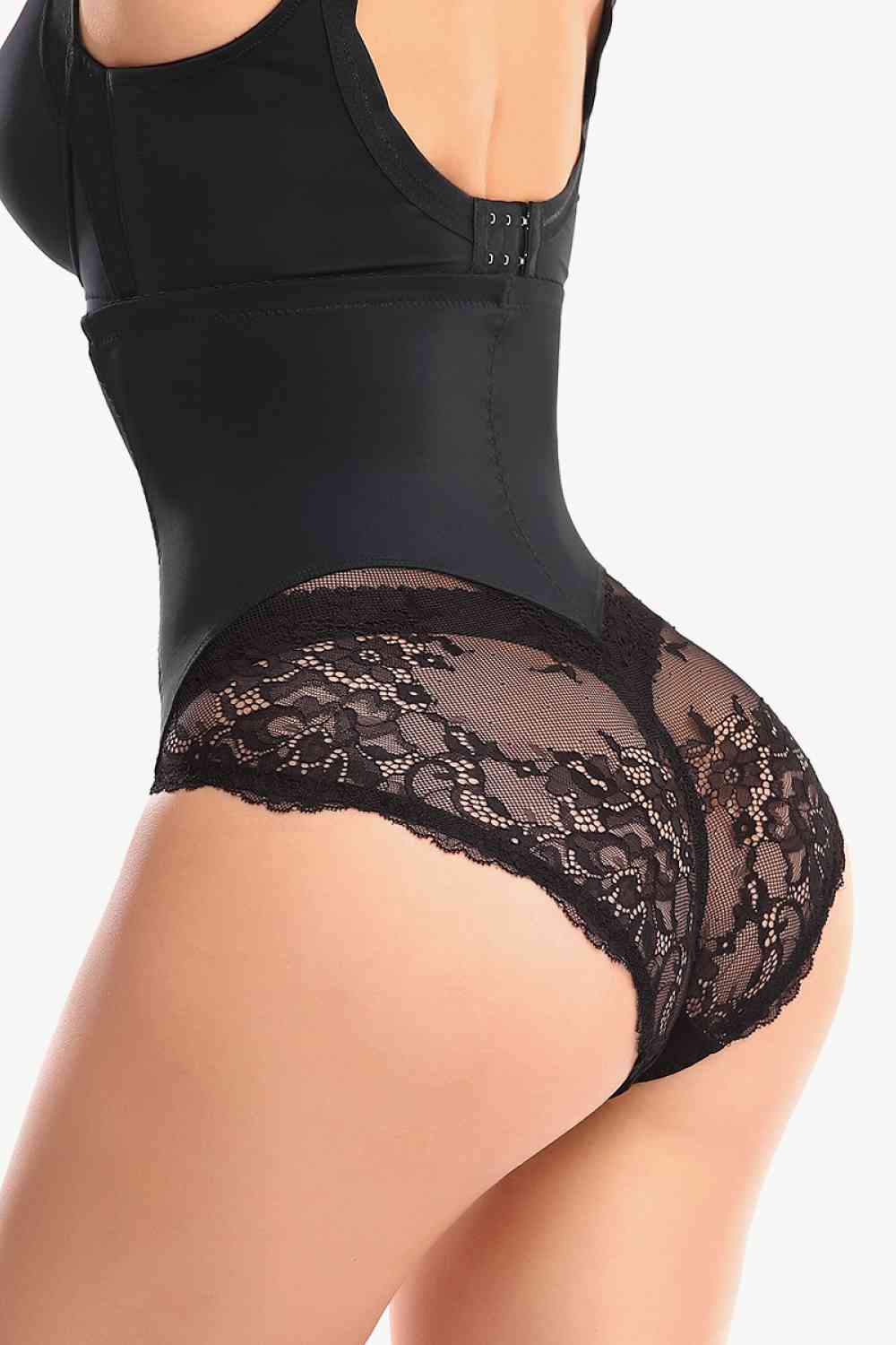 Full Size Spliced Lace Pull-On Shaping Shorts - TRENDMELO