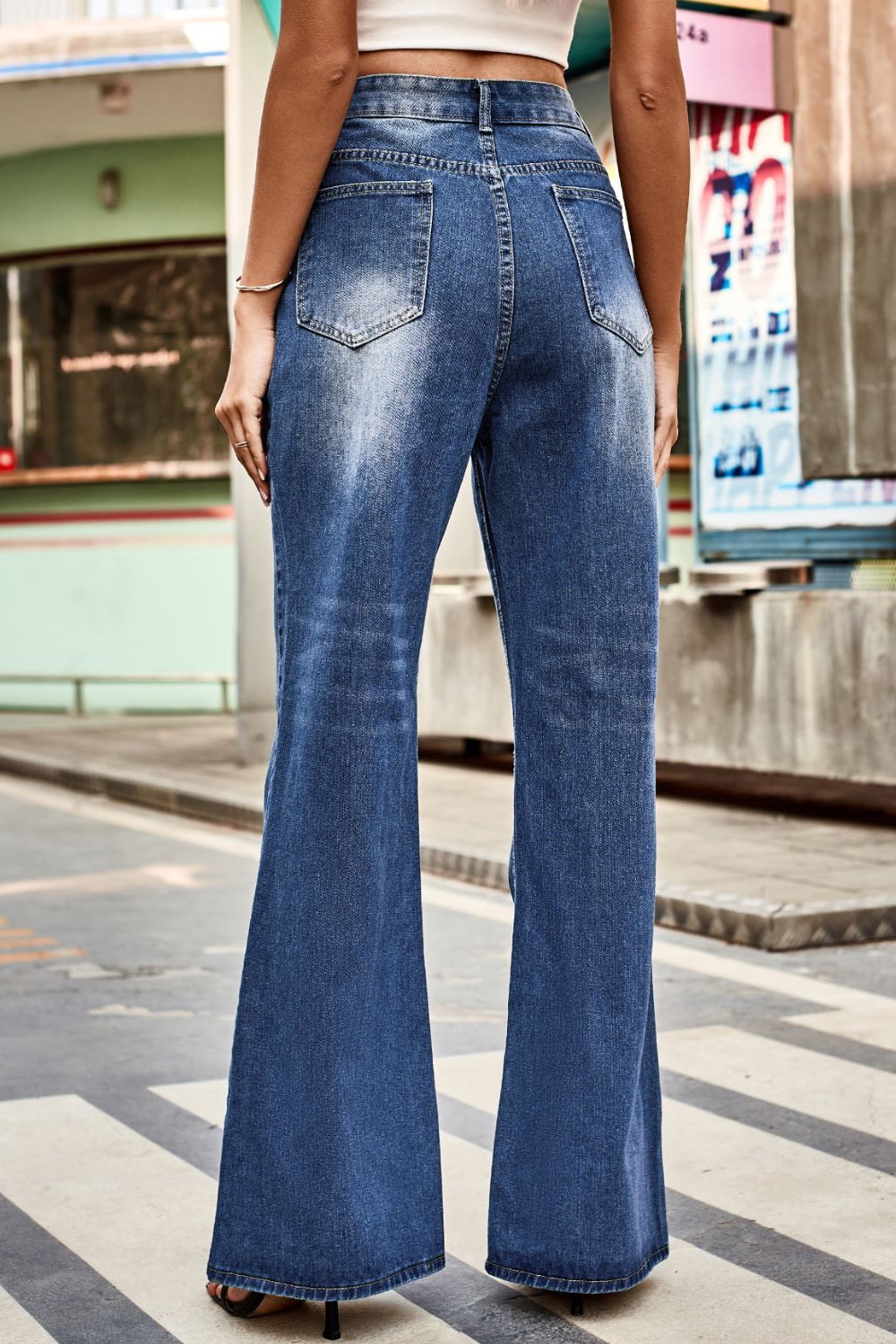 Buttoned Loose Fit Jeans with Pockets - TRENDMELO