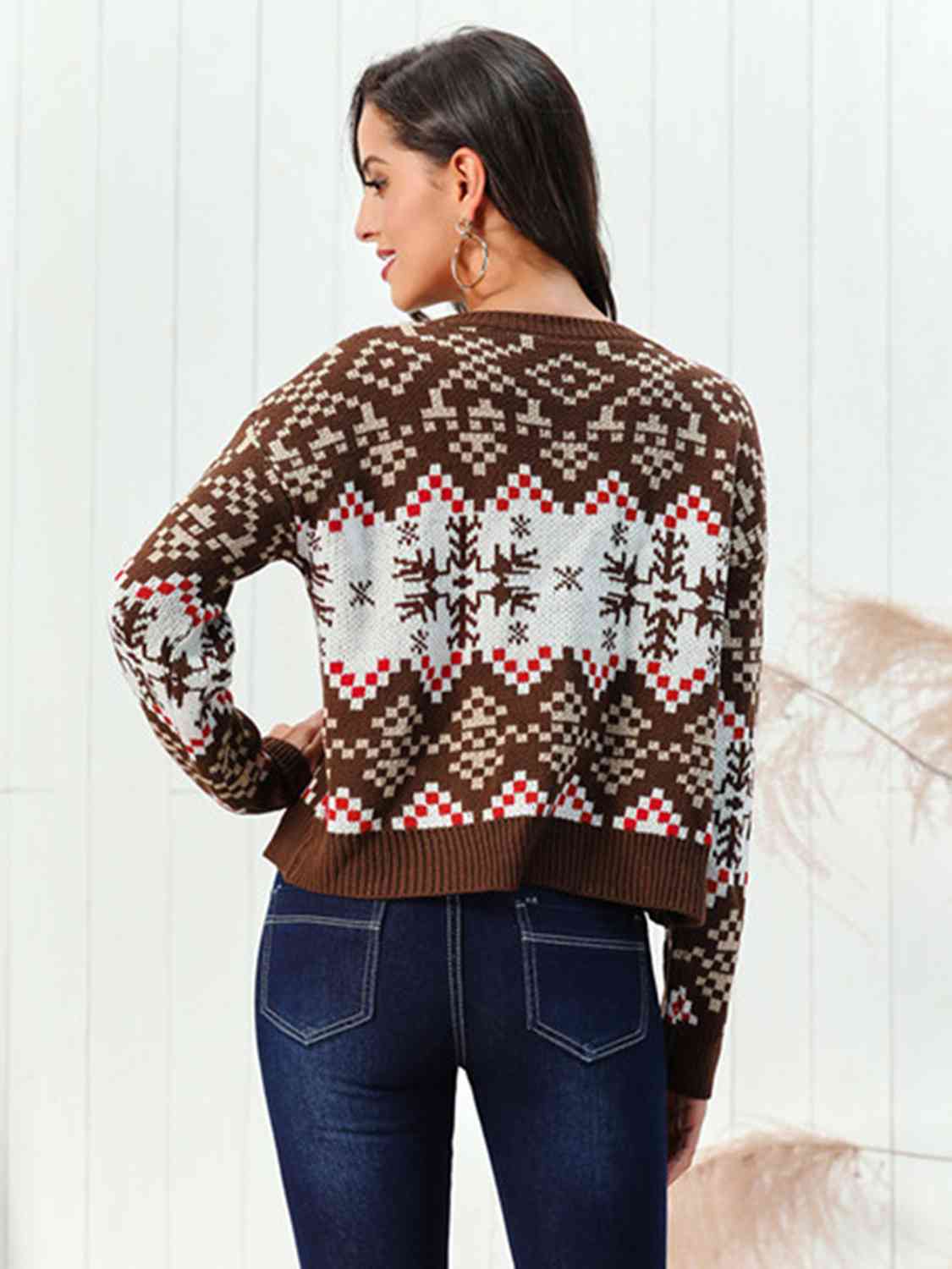Snowflake Pattern Round Neck Sweater - TRENDMELO