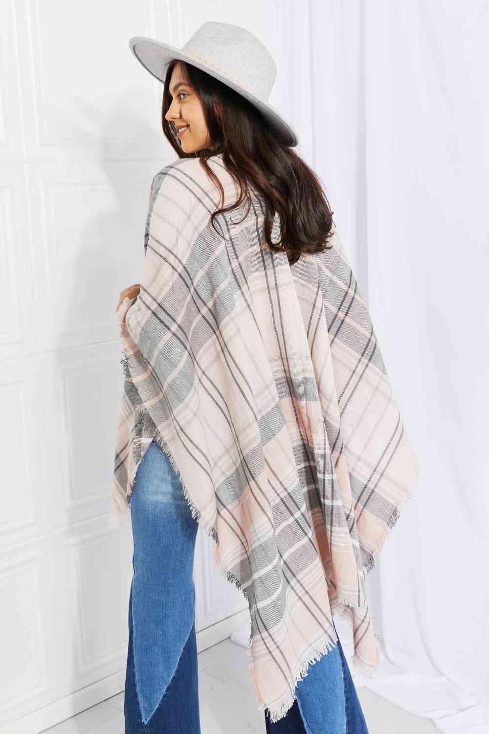 Leto Punch of Plaid Lightweight Poncho - TRENDMELO