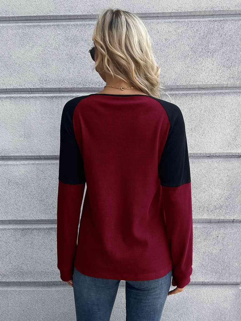 Contrast Buttoned Round Neck Raglan Sleeve Top - TRENDMELO