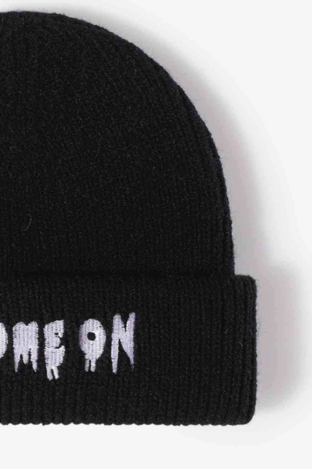 COME ON Embroidered Cuff Knit Beanie - TRENDMELO