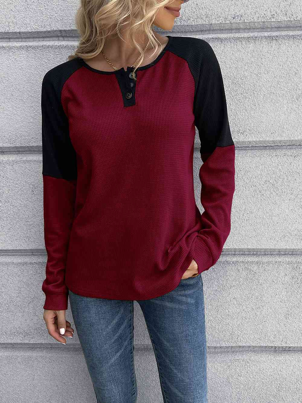 Contrast Buttoned Round Neck Raglan Sleeve Top - TRENDMELO