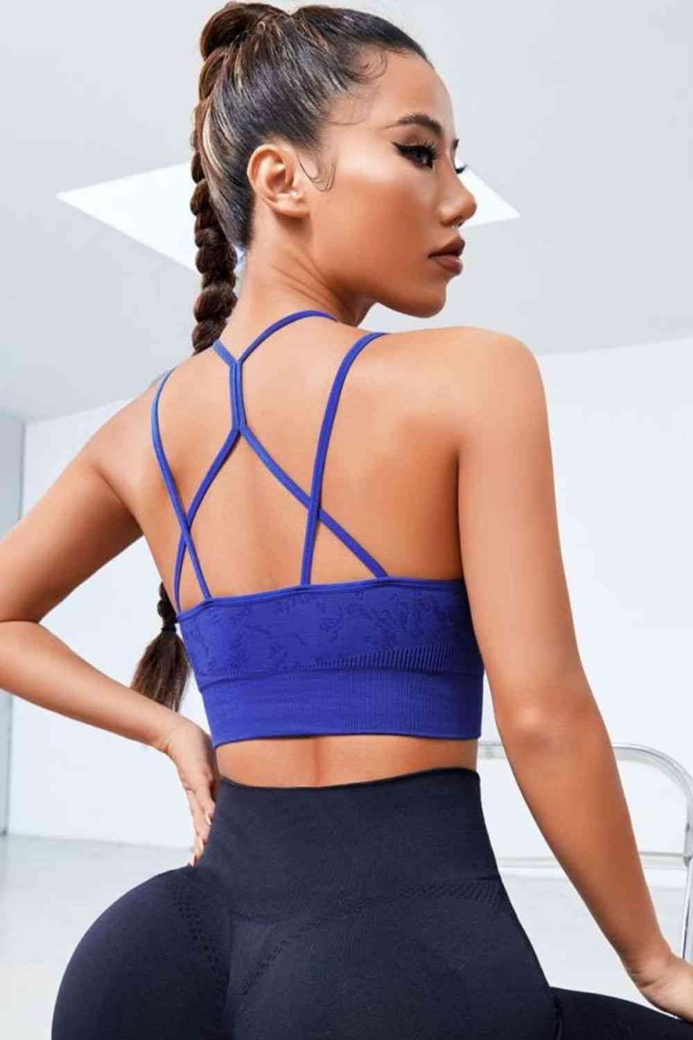 Strappy Scoop Neck Sports Bra - TRENDMELO