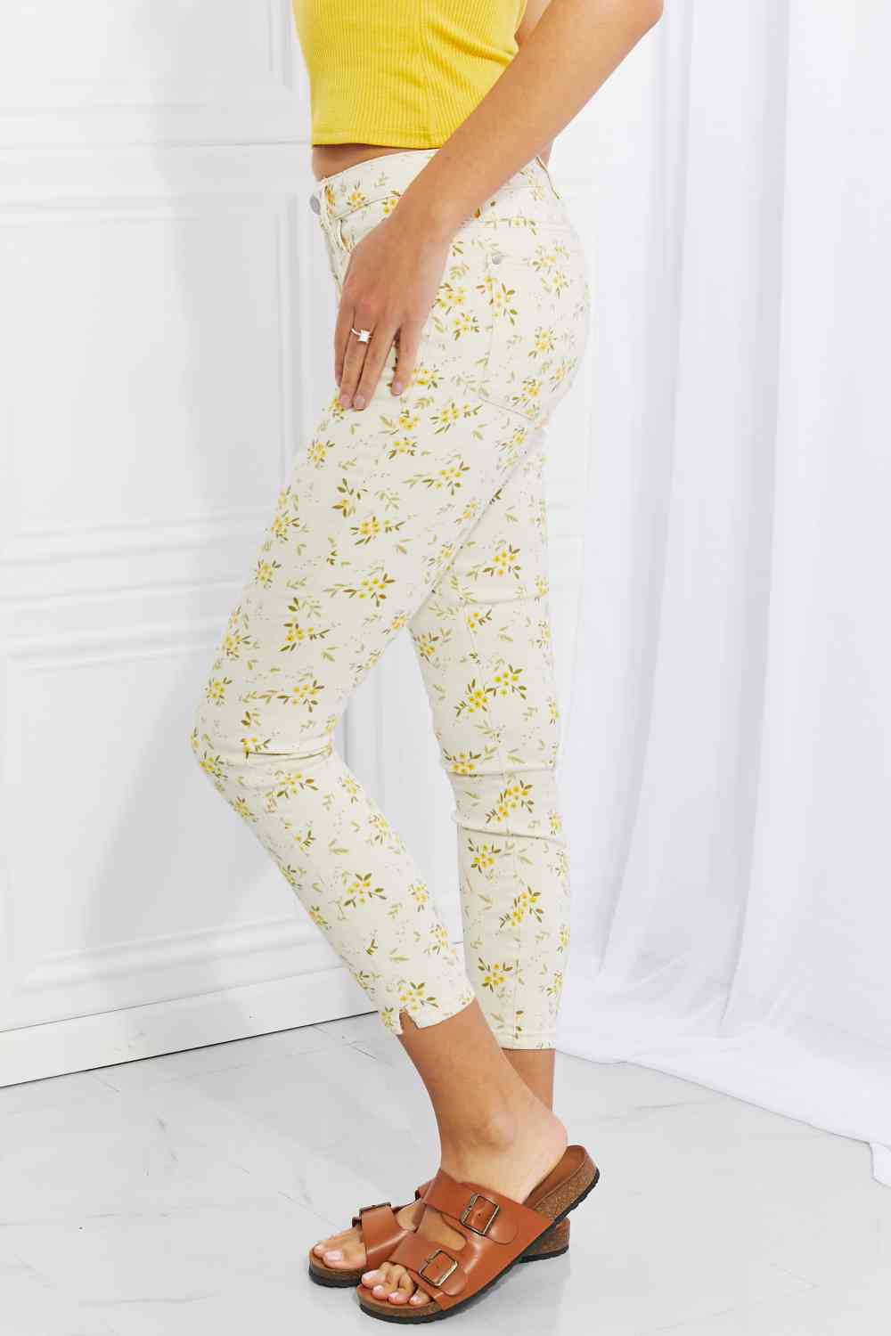 Judy Blue Full Size Golden Meadow Floral Skinny Jeans - TRENDMELO