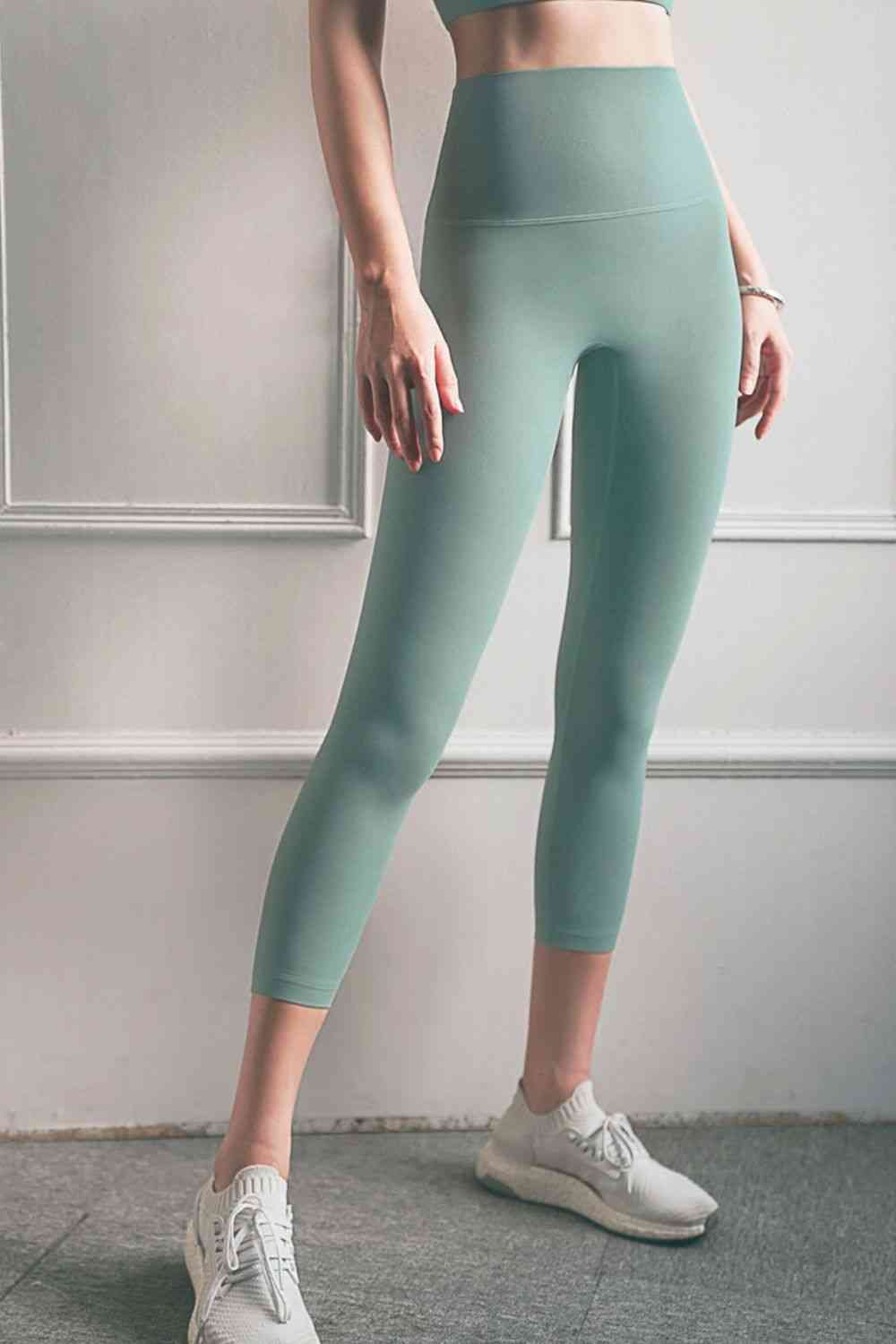 Feel Like Skin Elastic Waistband Cropped Yoga Leggings - TRENDMELO